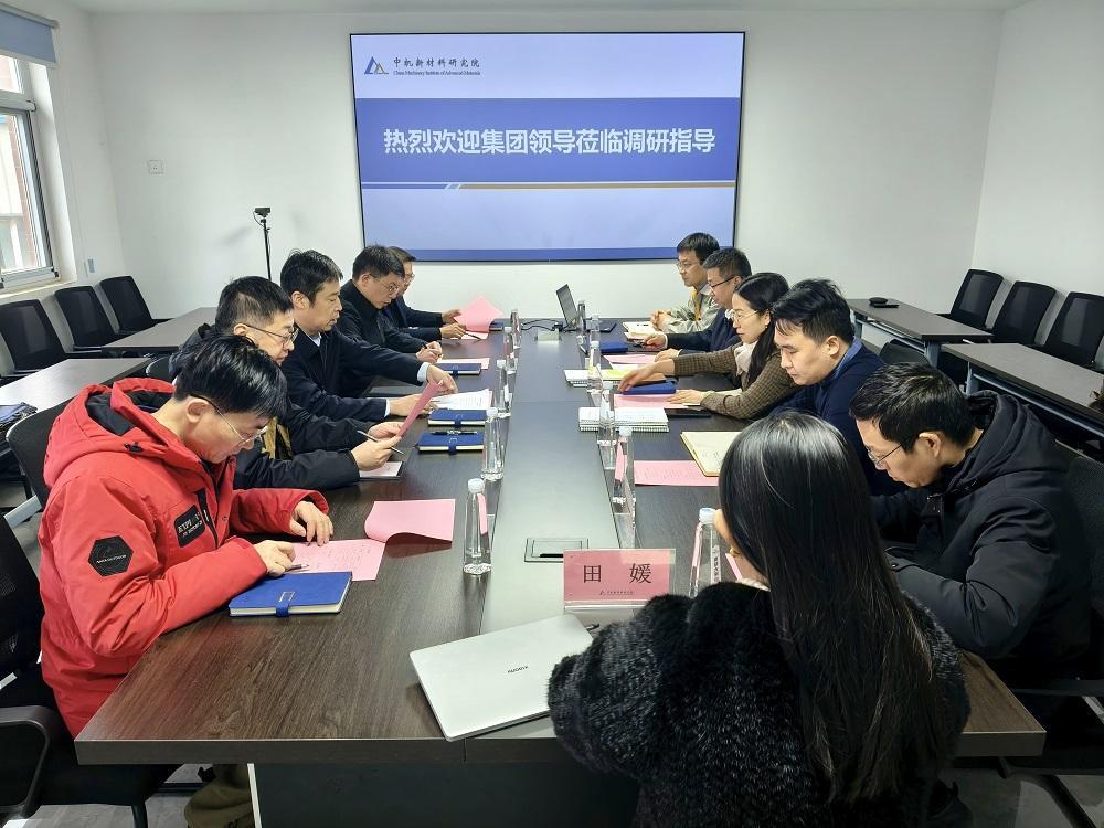 Nhóm của Ủy viên Đảng ủy, Phó Tổng giám đốc Mạnh Tường Vũ tiến hành nghiên cứu và điều tra tại Trung tâm Mới Cơ khí