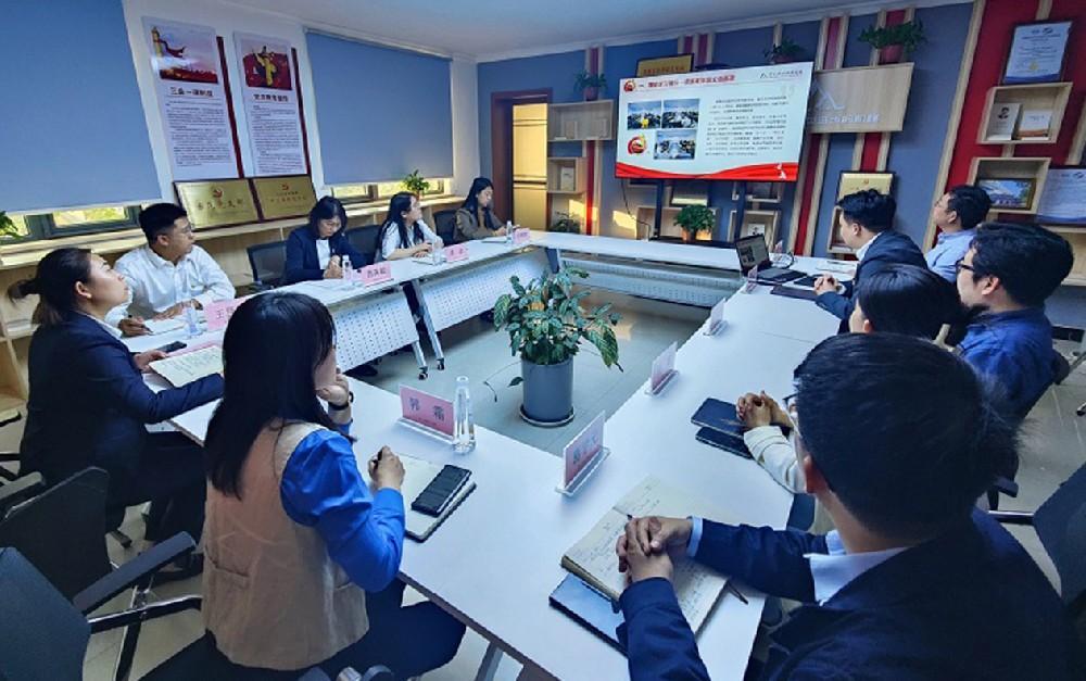 Nhóm kiểm tra vòng thứ năm của Đảng ủy Ủy ban Quản lý và Giám sát Tài sản Nhà nước đến Trung tâm Mới Cơ khí tiến hành điều tra và hướng dẫn